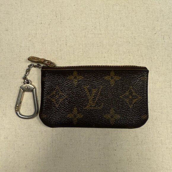 Louis Vuitton Monogram Canvas Key Pouch - Picture 2 of 7